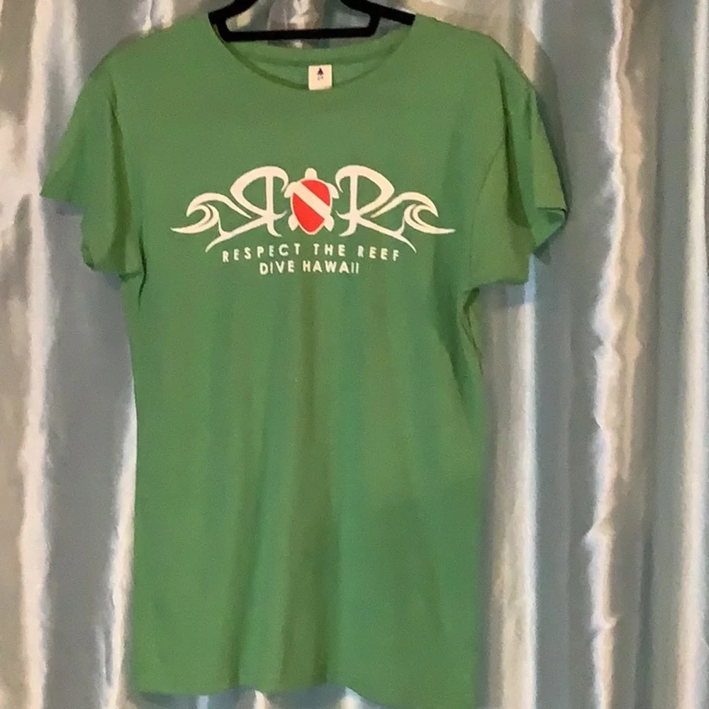 Respect the Reef, Dive Hawaii light green tee, NWT - Picture 2 of 4
